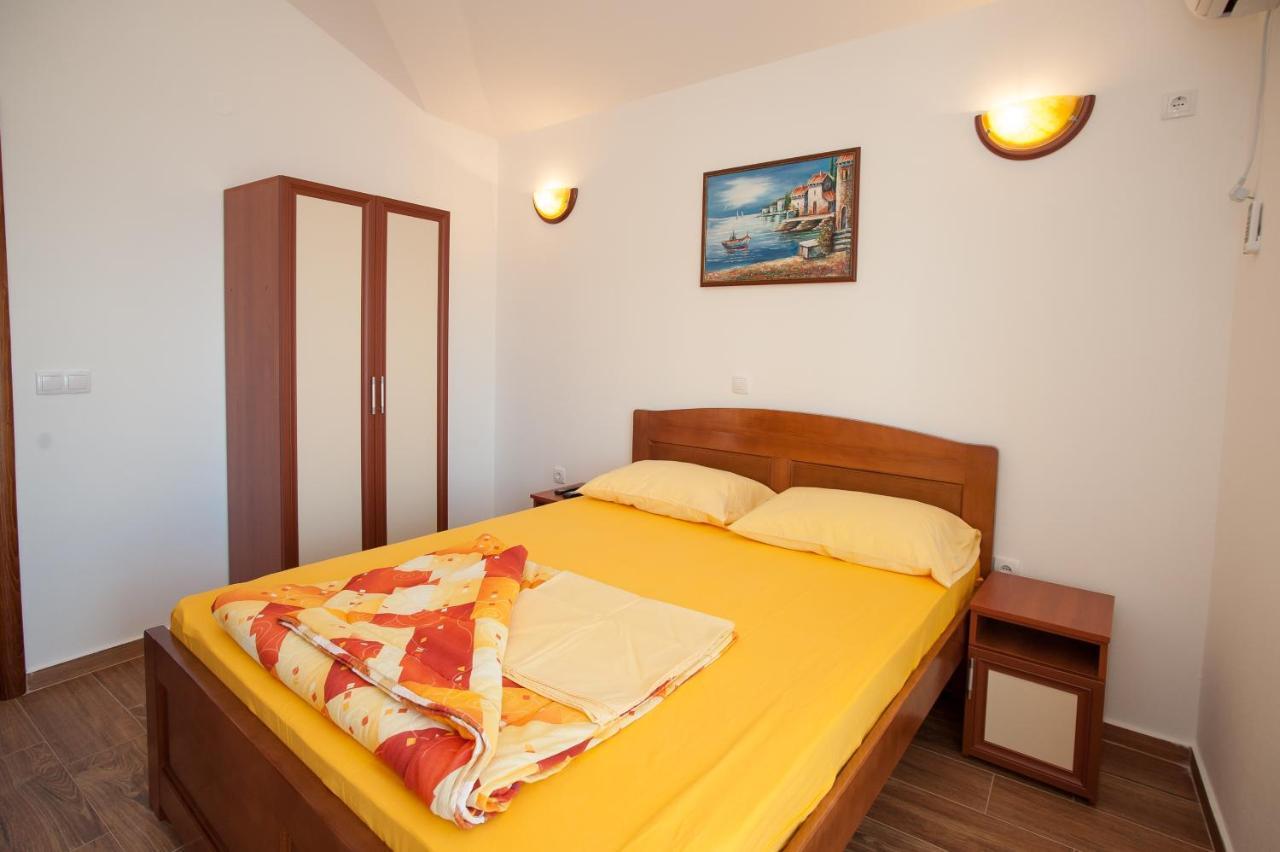 Apartments Onyx Ulcinj Buitenkant foto
